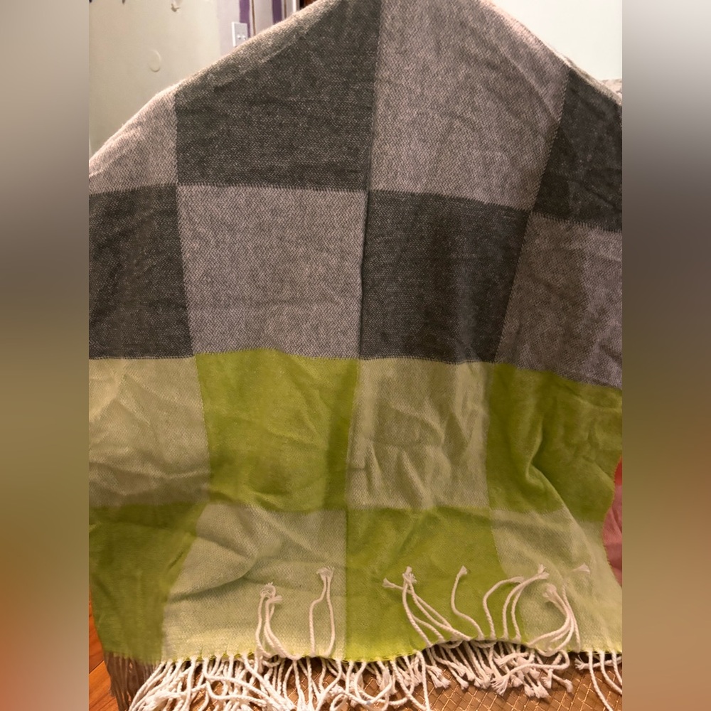 Checkerboard  Multicolored Fringe Throw Blanket - Cozy Accent NWOT